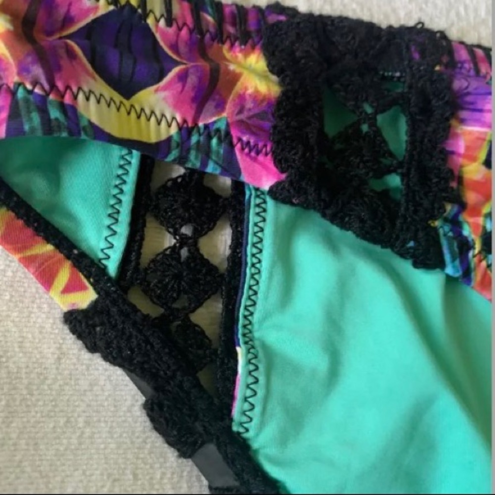 Nanette Lepore Habanera Siren Swim Bottom size L - Picture 10 of 10